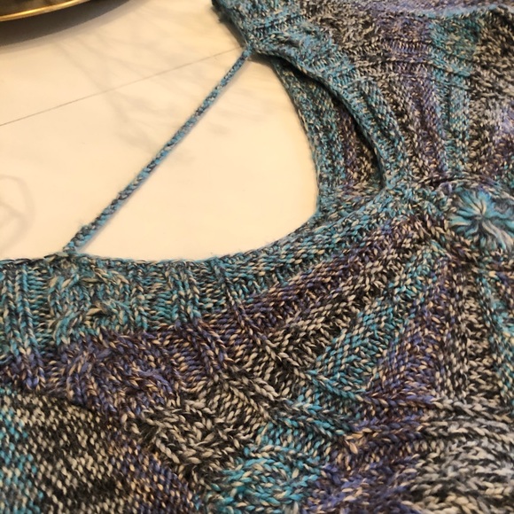 Free People knit crop sweater. Oversized. - Picture 4 of 8